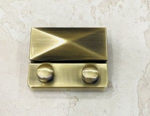 Замок для сумки. Антик браш 45х35 мм