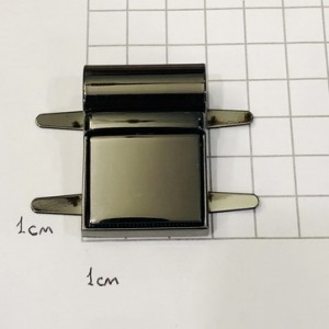 Замок для сумки. Черный никель 29х38 мм