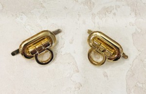Замок для сумки. Золото 30х15 мм