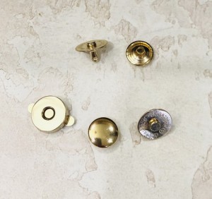 Магнитная кнопка 14 мм. Золото