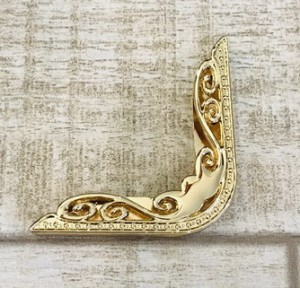 Уголок для сумки. Золото