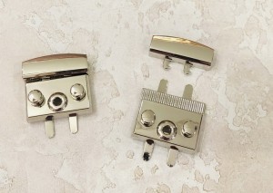 Замок для сумки. Никель 35х32 мм