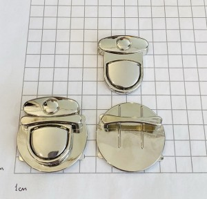 Замок для сумки. Никель 44х45 мм