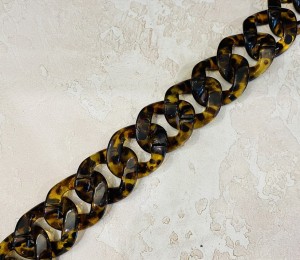 Цепочка пластиковая декоративная 39х32х7 мм