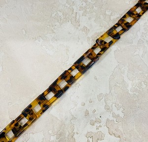 Цепочка пластиковая декоративная 29х17х5 мм