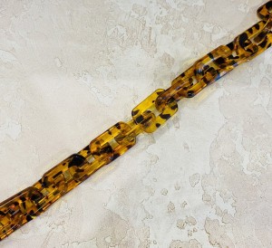 Цепочка пластиковая декоративная 31х20х6 мм