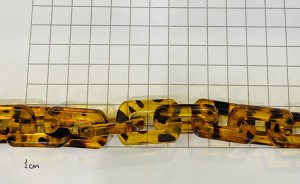 Цепочка пластиковая декоративная 31х20х6 мм
