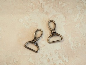 Карабин для сумки. Черный никель браш 25 мм