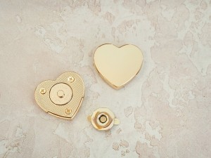 Замок для сумки на магните. Золото 40х36 мм