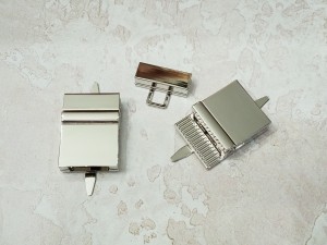 Замок для сумки. Никель 30х40 мм