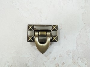 Замок для сумки. Антик браш 41х23 мм