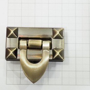 Замок для сумки. Антик браш 41х23 мм