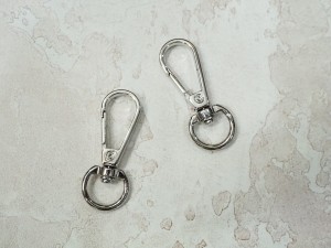 Карабин для сумки. Никель 13 мм