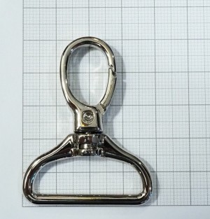 Карабин для сумки. Никель 32 мм