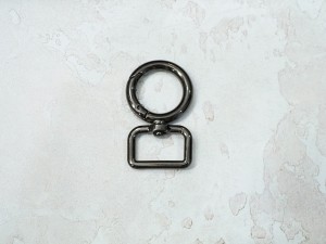 Кольцо карабин для сумки. Черный никель 19 мм