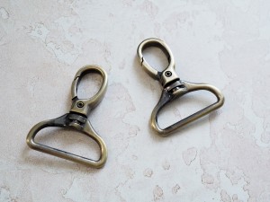 Карабин для сумки. Антик браш 32 мм