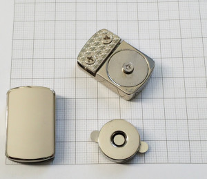 Замок для сумки на магните. Никель 21х33 мм