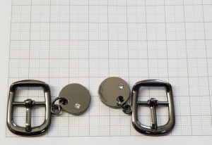 Пряжка со стразом. Черный никель 15 мм