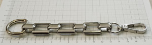 Цепь с карабином и полукольцом (ручкодержатель). Никель